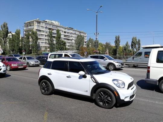 машины на улице