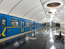 На станции метрополитена
