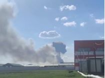 У Росії горить великий арсенал з тоннами ракет та артснарядів
