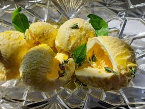Мороженое с оливковым маслом и крупной солью 