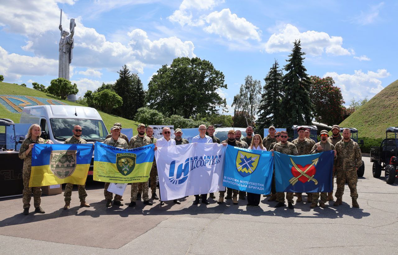 Авиакомпания «Украинские вертолеты» помогает ВСУ с начала войны